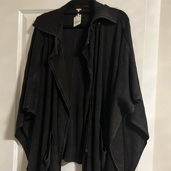Free People Suzie Poncho - Picture 1 of 4